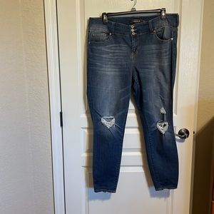 Torrid Premium Distressed Jegging Jeans Sz 20R